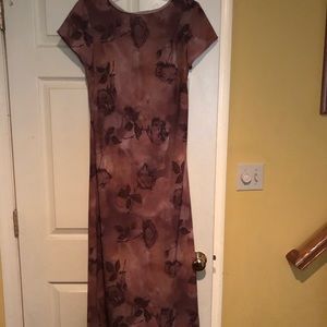 Women’s ankle length sheath dress. Brown tones Size Medium